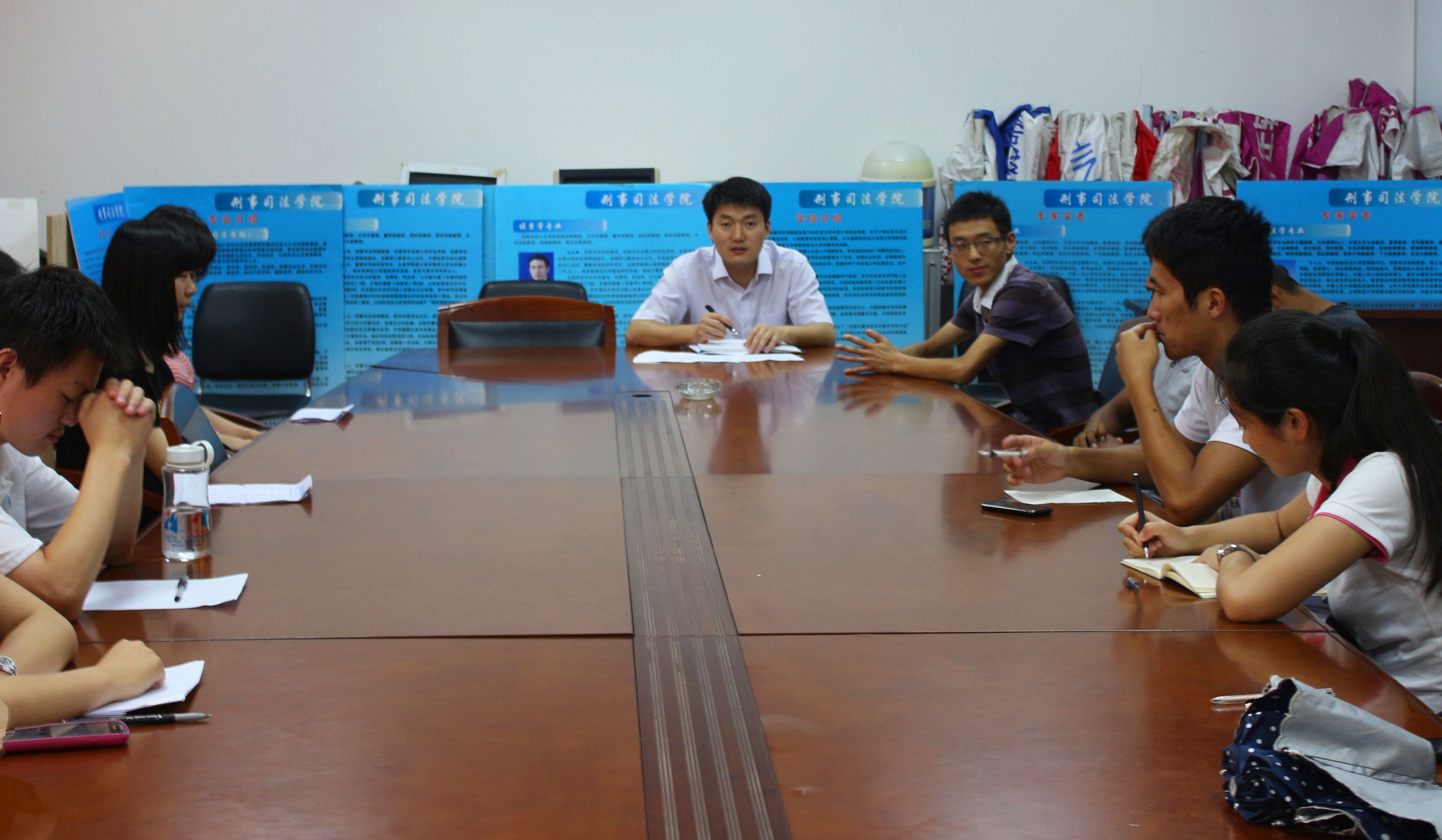91在线召开学生日常学习生活交流会