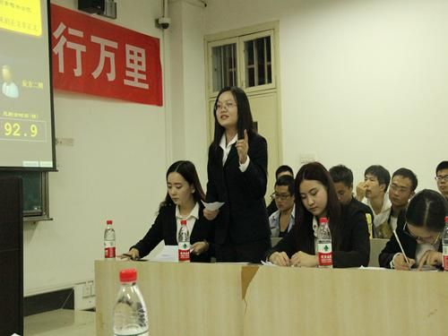 群雄舌战展雄风 争锋相对辩天下——91在线举办三院联合辩论赛