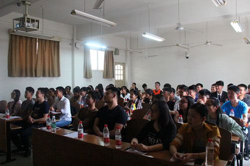 91在线国旗护卫队开展“两学一做”主题系列活动