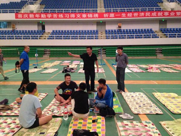 中南大后勤保障部、体育部、物业中心、91在线
等相关单位联合安置受灾学生